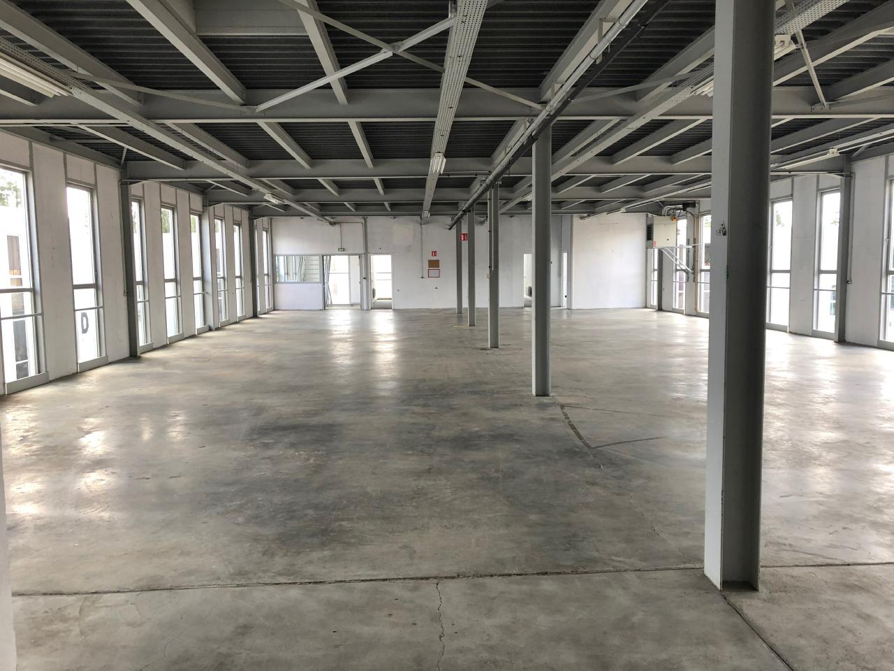 Local d'activité Les Loges-en-Josas 2323m² Location local d'activité Les Loges-en-Josas Yvelines OLACT2001498 2